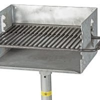Pedestal-Park-Grill-with-Flip-Up-Grate_1.jpg