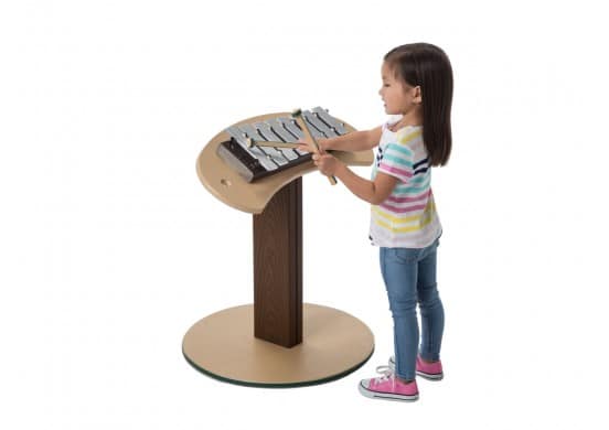 glockenspiel_with_Short_Child-552x390-1.jpg