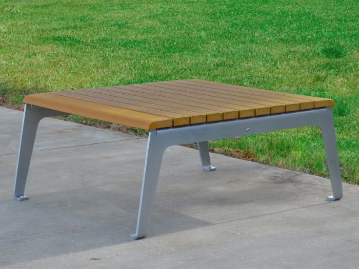 Plaza Table