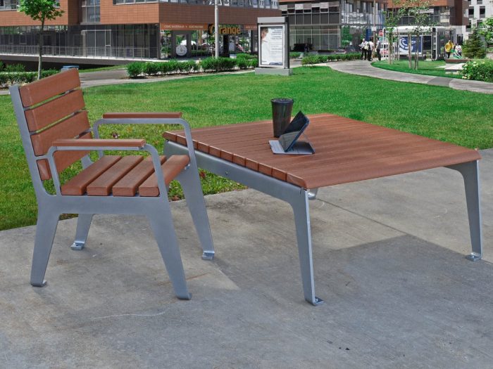Plaza Table - Image 3