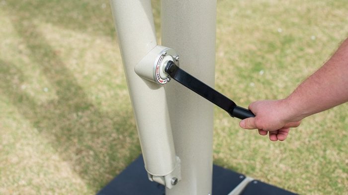 10' Portable Cantilever Umbrella - Image 3
